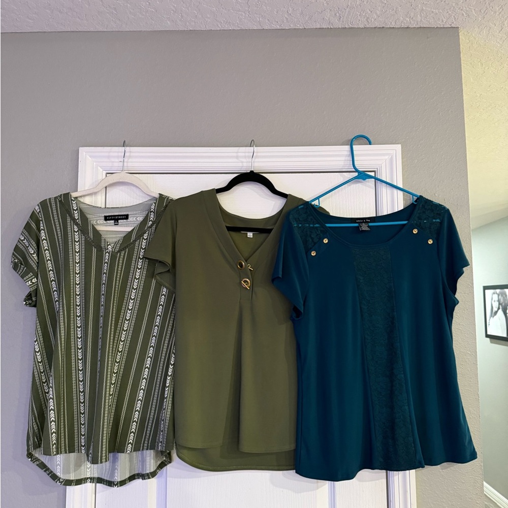Stylish Green and Teal Women's Tops Lot of 3 Large